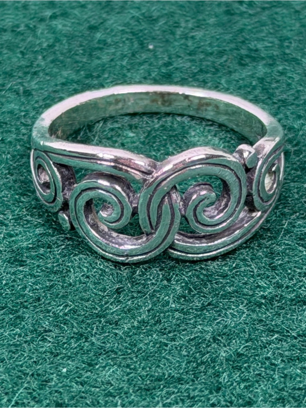 James Avery Sterling Silver Open Scroll Ring Size 6.5 Retired